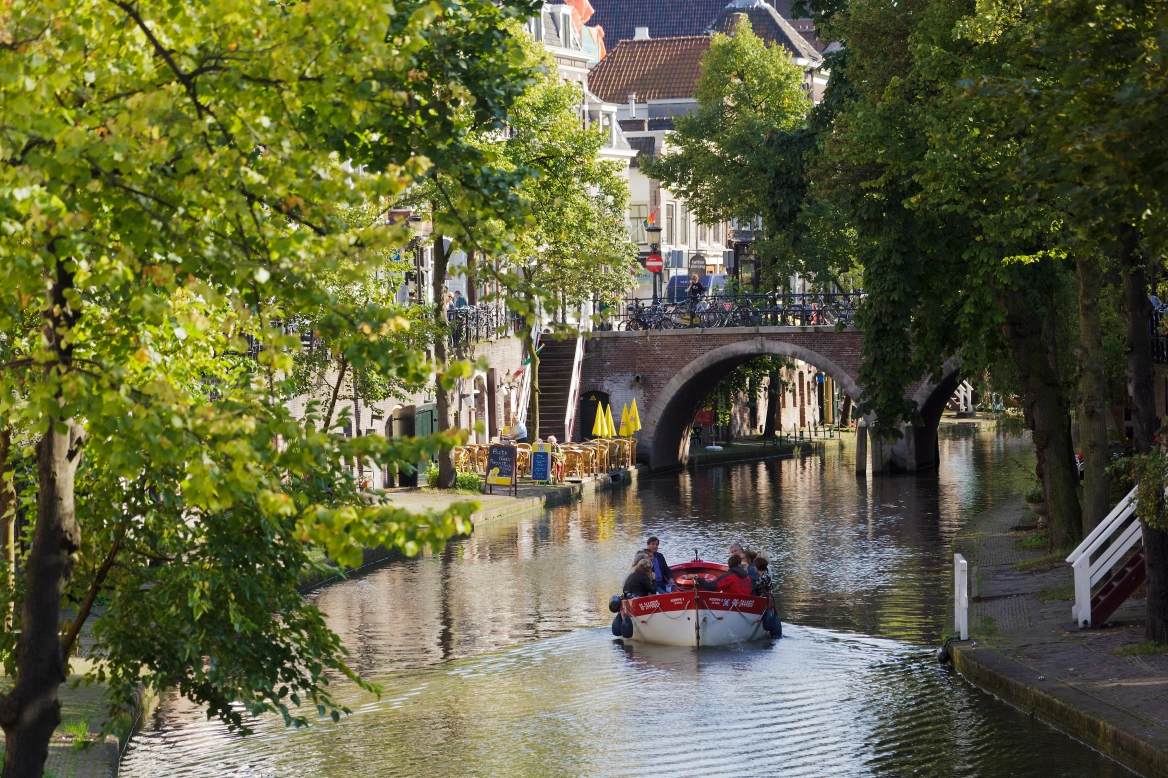 كل ما تريد معرفته عن أفضل برامج سياحية في هولندا 