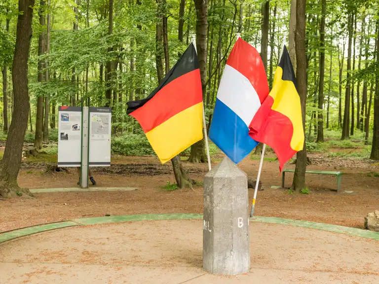 رحلة لاستكشاف المناطق الحدودية بين بلجيكا وهولندا والمانيا