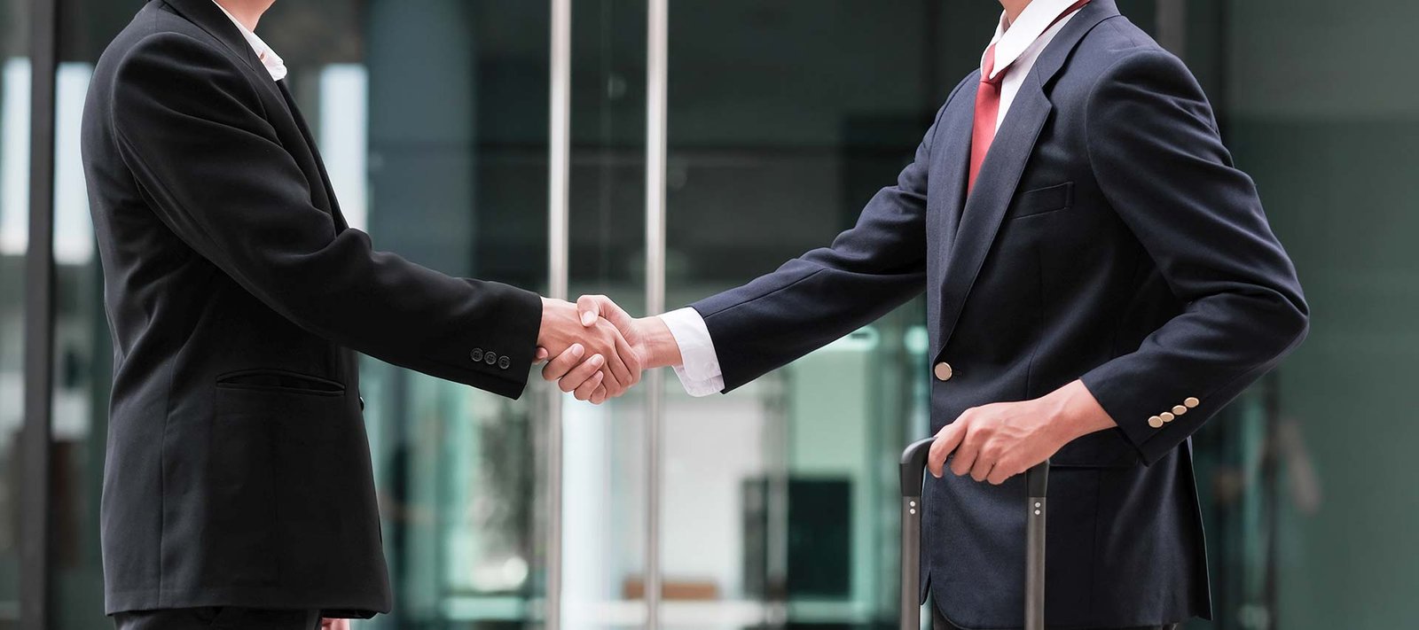 خدمة الاستقبال في المطار VIP هولندا مع تجربة وصول مريحة 1 خدمة الاستقبال في المطار VIP هولندا